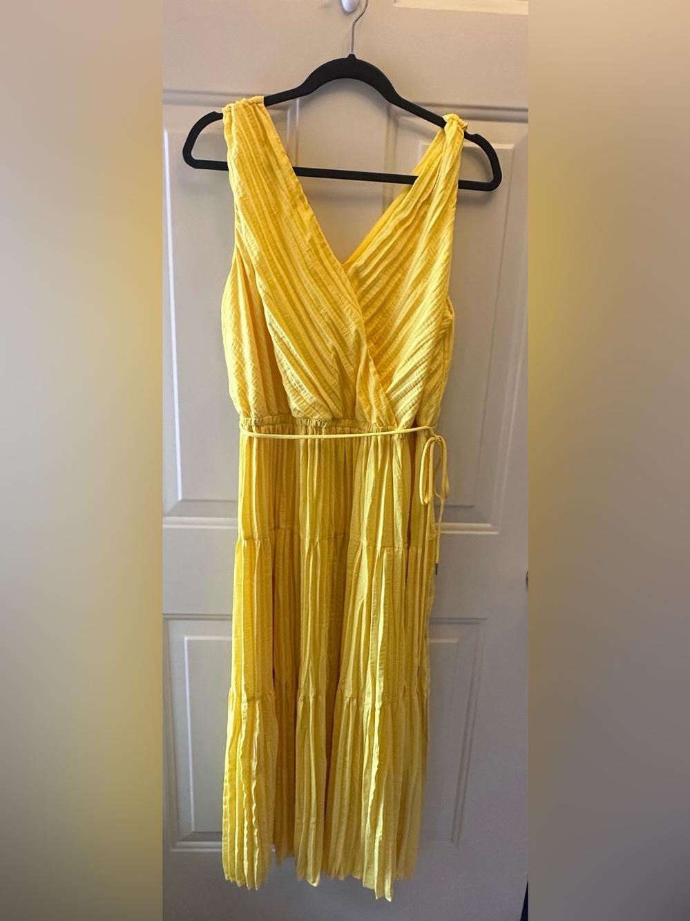Simply Vera Vera Wang Yellow V-Neck Sleeveless Maxi Dress